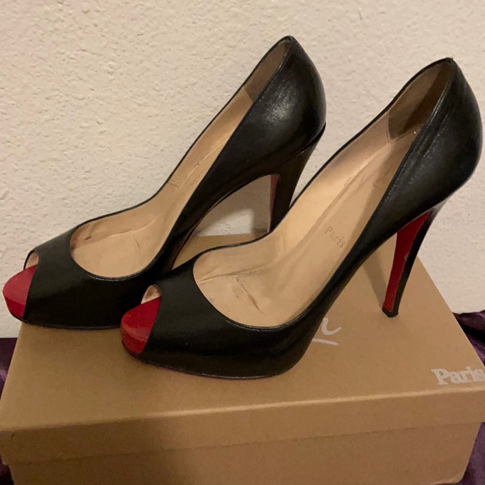 Christian Louboutin Black Leather Very Prive Pumps Heels 39